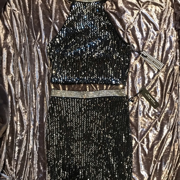 Two Piece Glam - Picture 3 of 11